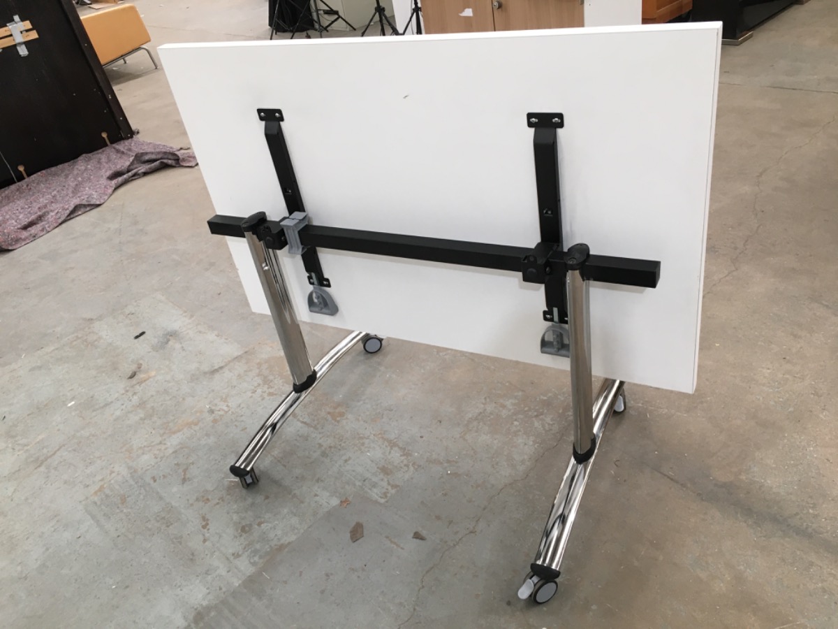 Table tilt top 130x73x80 just £22.00 Item ID 10371