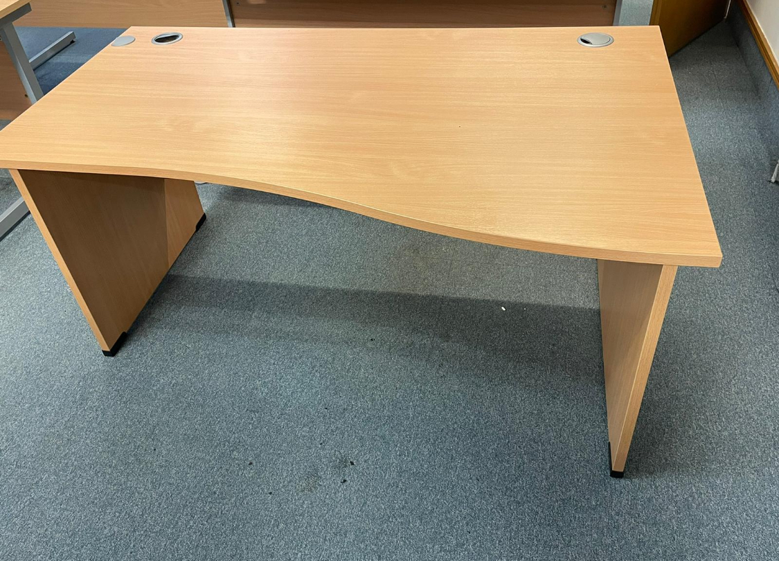 Desk x 0 Surplus office furniture and equipment for next to nothing