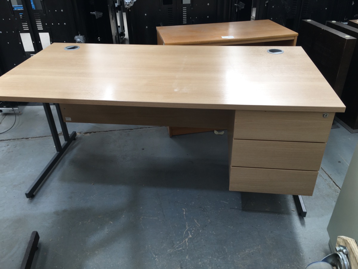 Desk just £0.00 Item ID 14134