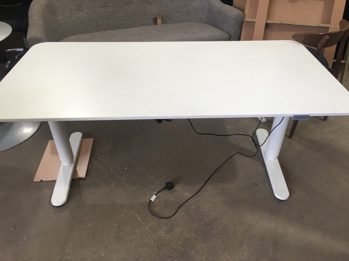 Faulty ikea electric desk just £0.00 Item ID 17859