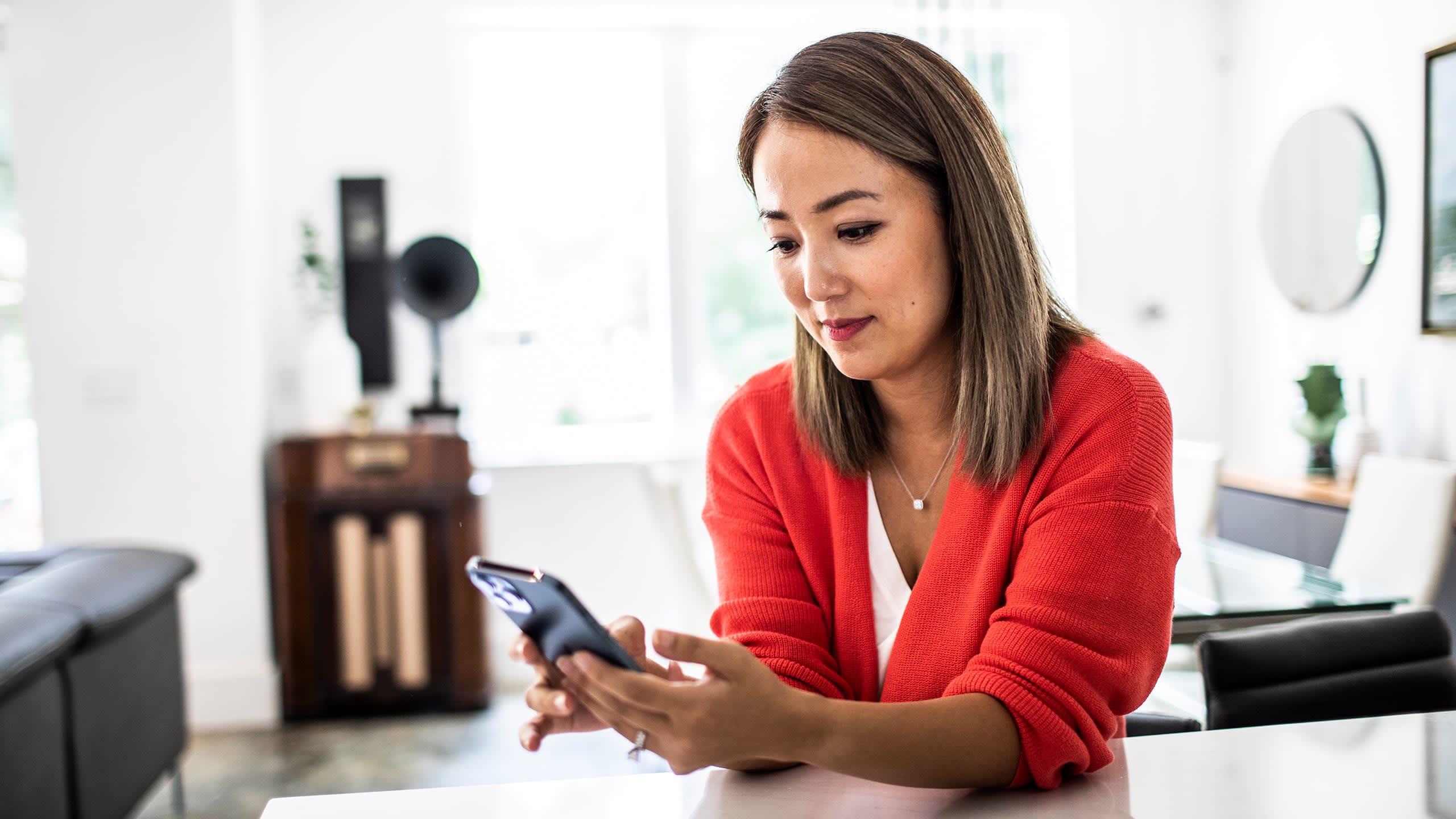 4 Social Media Habits That Boost Self‑Worth