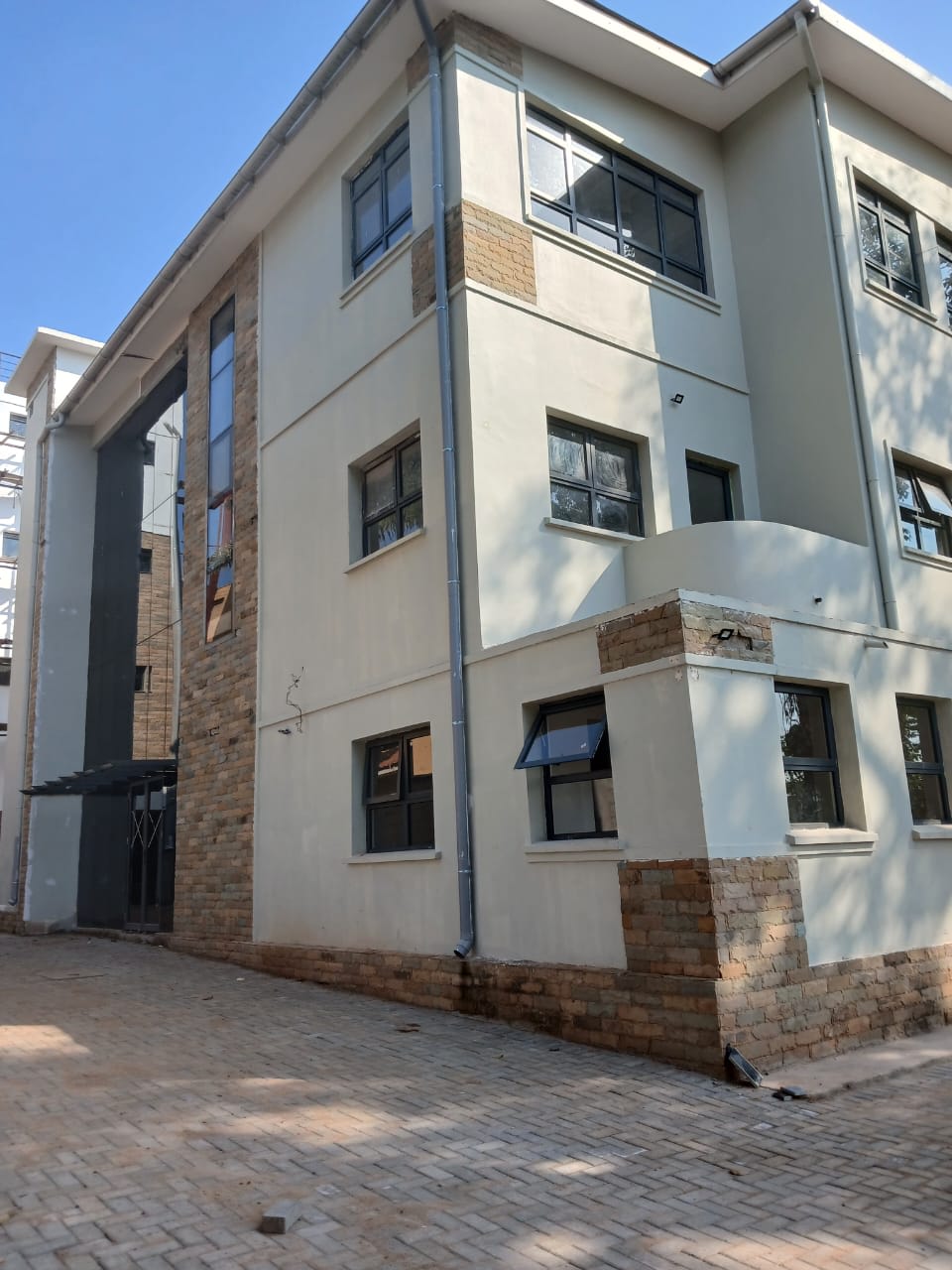 PLOT 9 KANJOKYA 