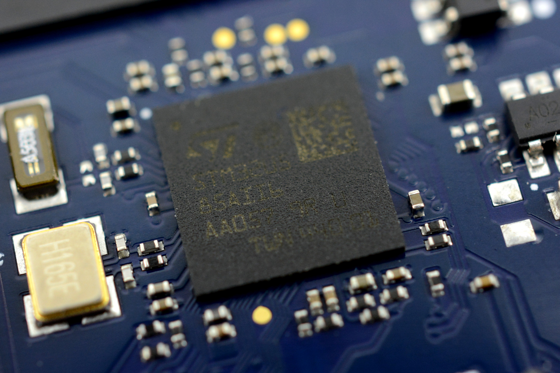 ST STM32U585 with an Arm Cortex-M33 CPU