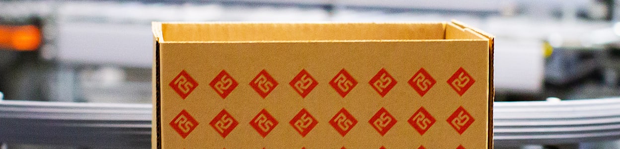 Carton RS sur convoyeur