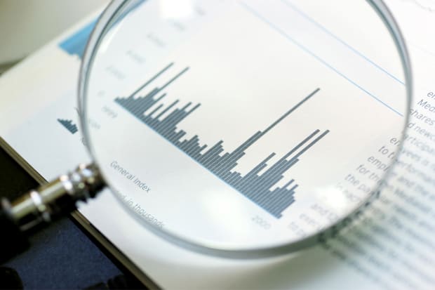 Mesurer la performance des stocks avec des tableaux de bord adaptés à votre stratégie achat.