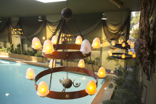 North shore lagoon pool with lights iqhl9a