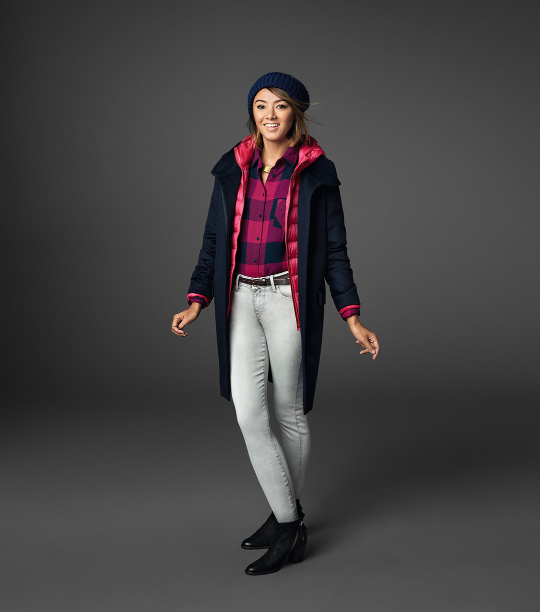 6404 ag uniqlo seattle holliswong wear 062 v2b cmyk n2i3sv