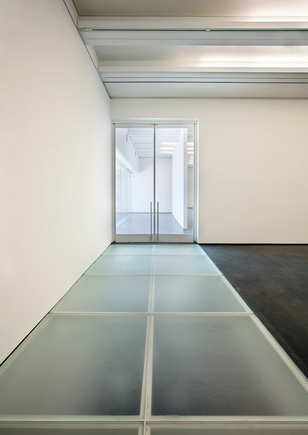 1114 aspen art museum glass floor byyu3e