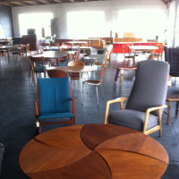 The Good Mod - table and chairs