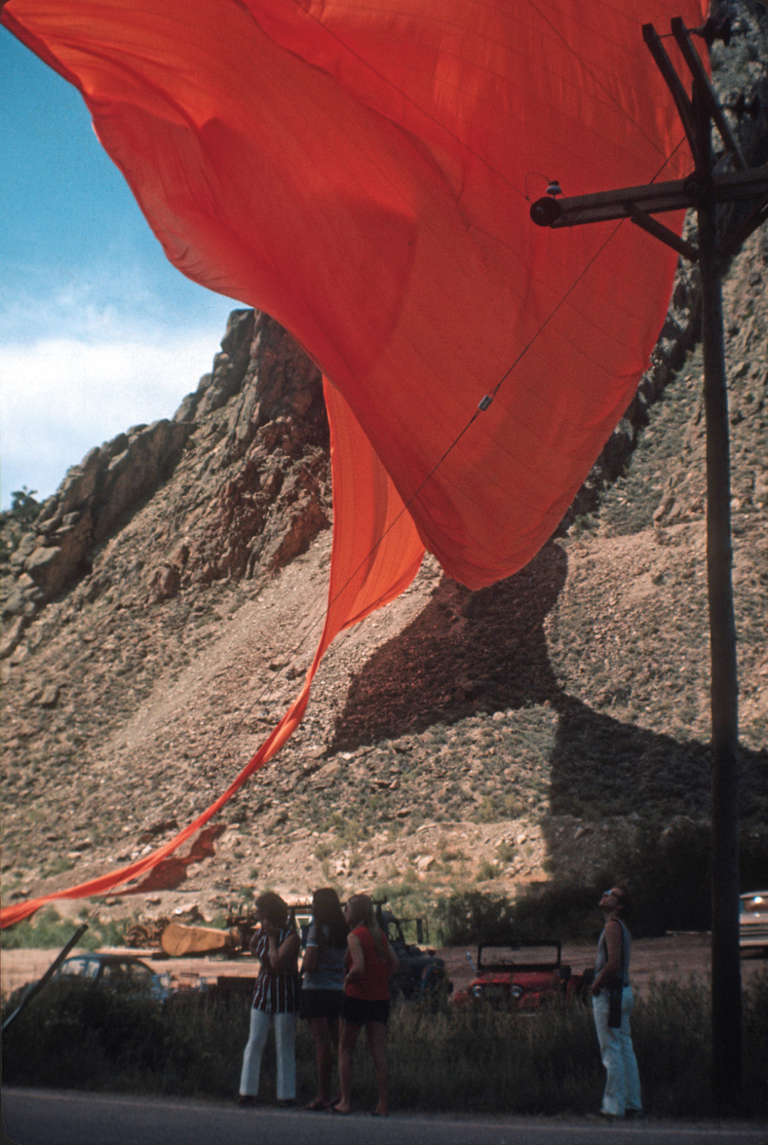 0213 avant garde christo valley curtain 2 chjdjy