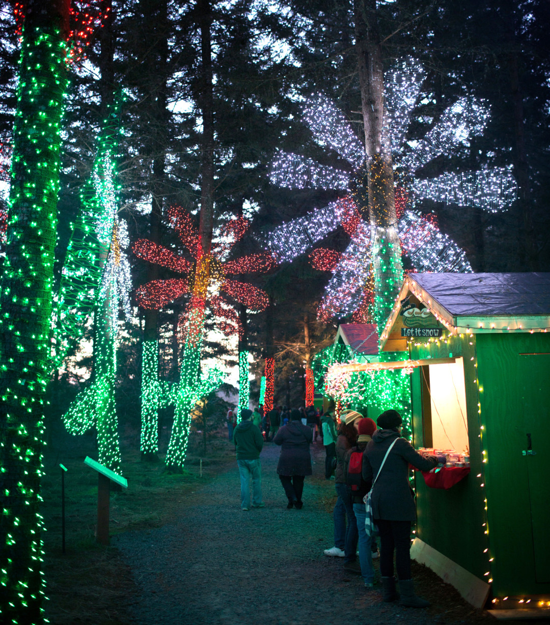 How to Spend a Merry, Mellow Holiday Weekend at the Oregon Garden