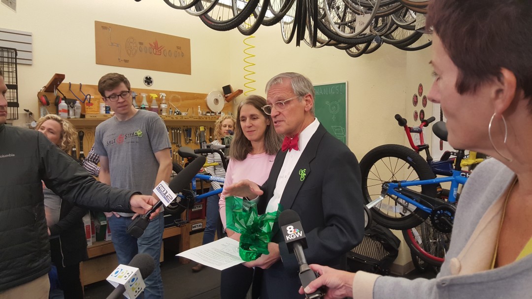 Earl blumenauer salt and straw bikes slntxb