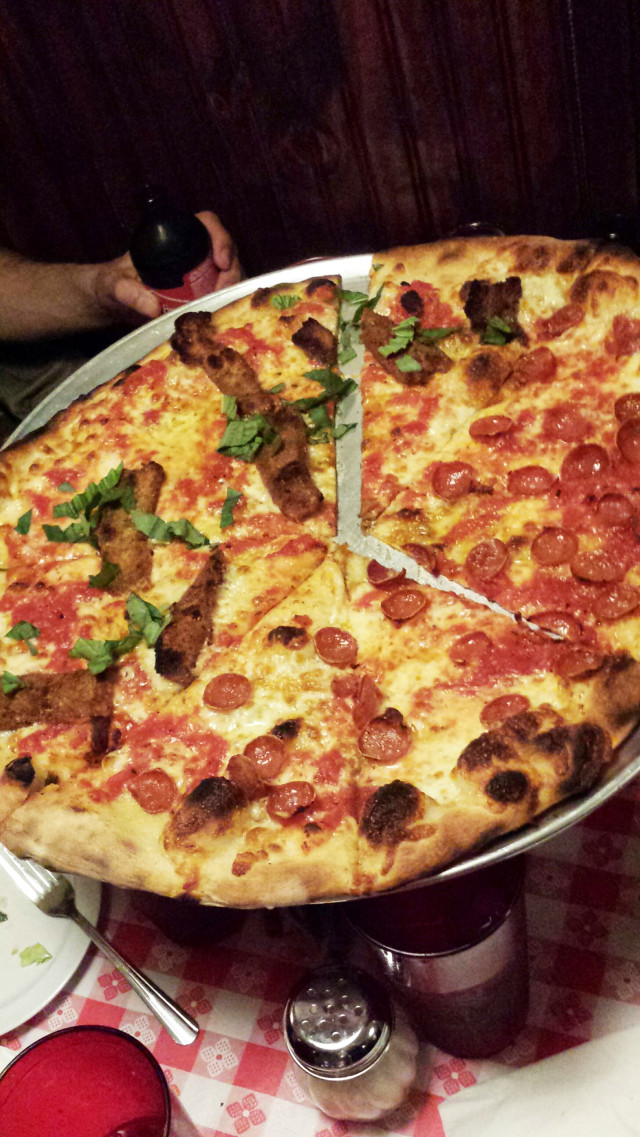 Pizza jerk pepperoni eggplantparmpizza s5eyjs