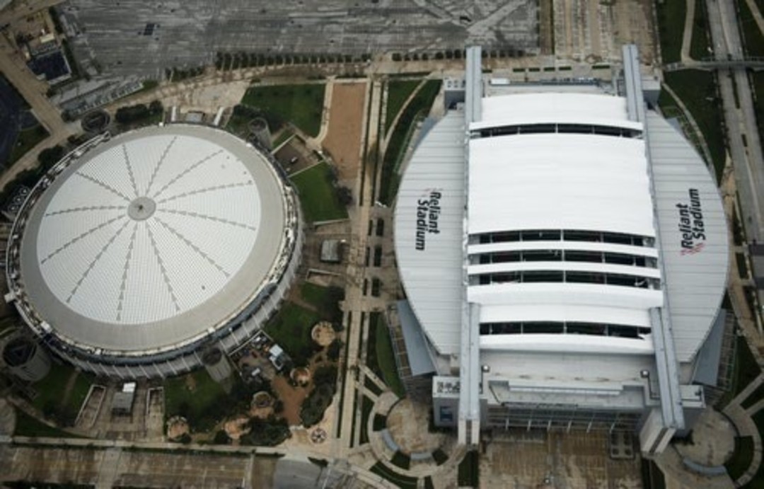 Houstonians flock to the Astrodome for one last look inside before