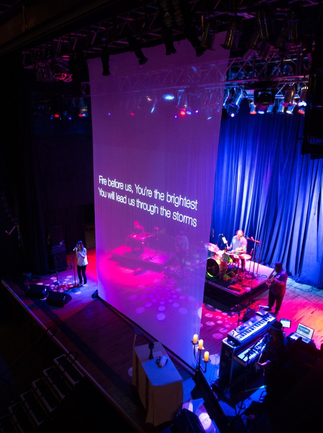 Worship service at city church altsiv