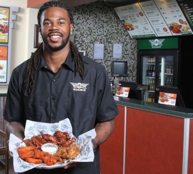Seahawk Sidney Rice Really, Really Likes Wingstop Seattle Met