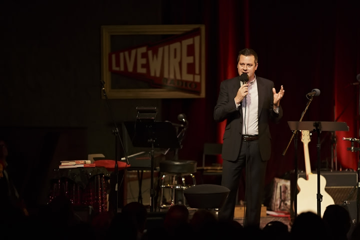 Live wire host host luke burbank by jennie baker photography 2 sqdnvc