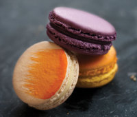 crumble and flake patisserie macarons