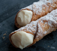 la toscanella bakery and paninoteca cannoli
