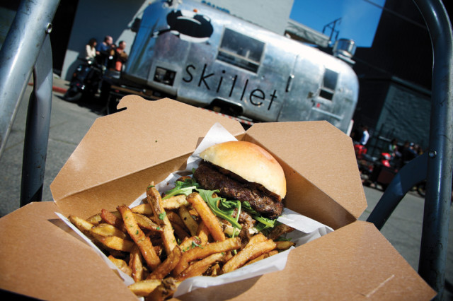 0825-burgers-skillet