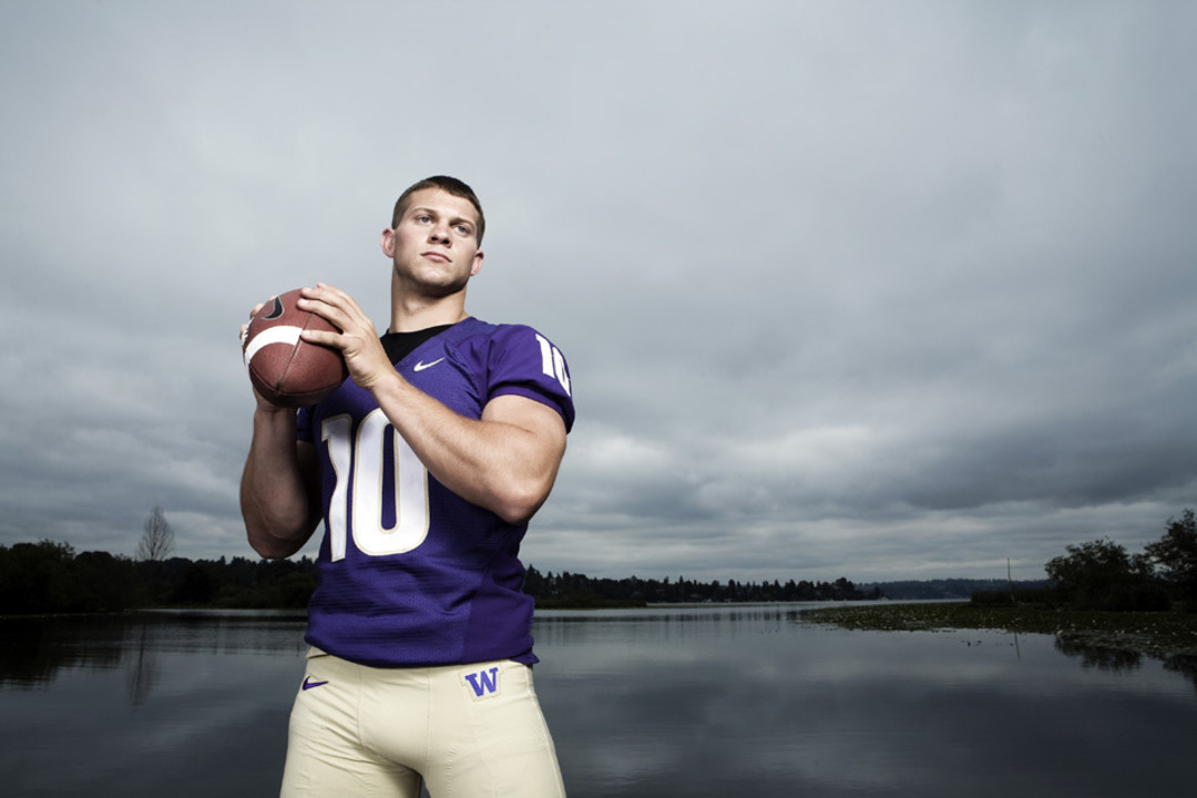 Washington QB Jake Locker is the man with the golden arm and feet