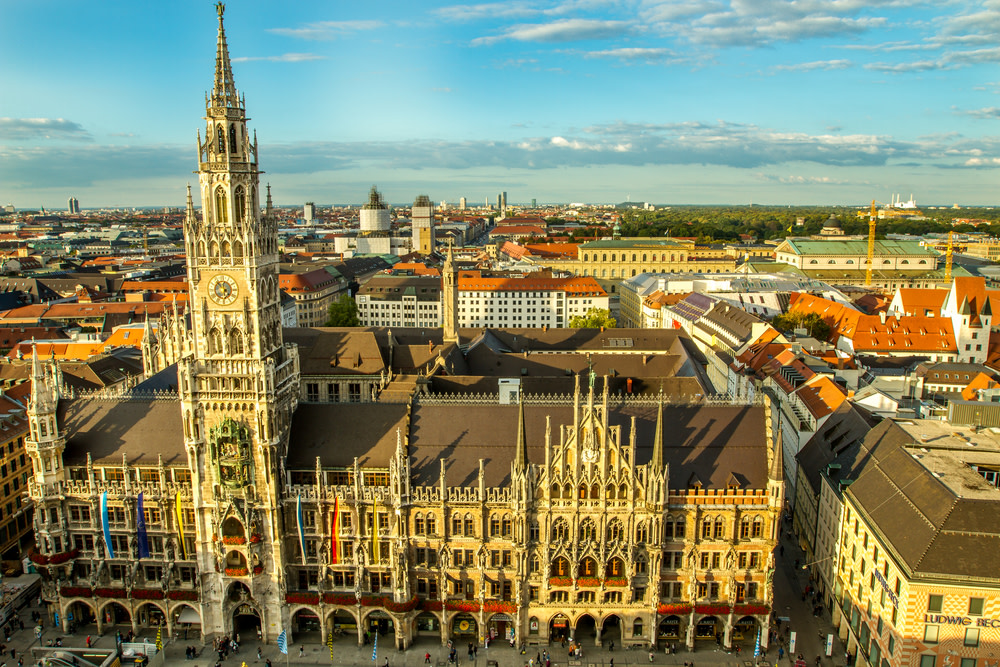 Marienplatz in munich germany dvy19y