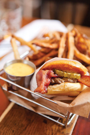 hollywood tavern bacon burger mustard
