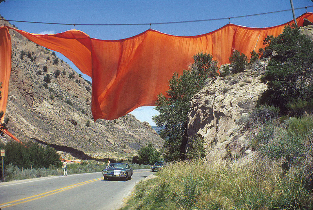 0213 avant garde christo valley curtain bfhd1y