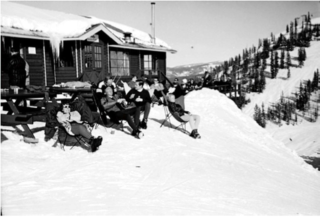 0215 breaking trail ski lodge roywll