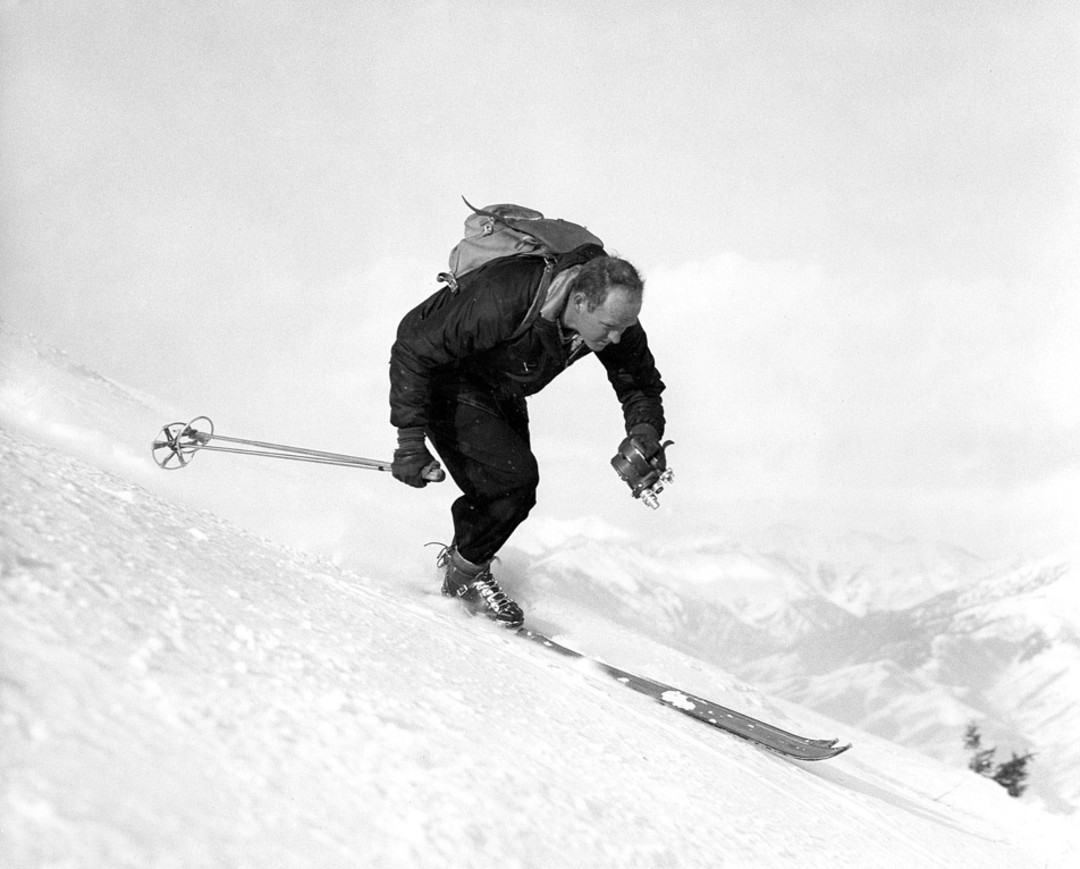 warren-miller-skiing_j6poyp.jpg