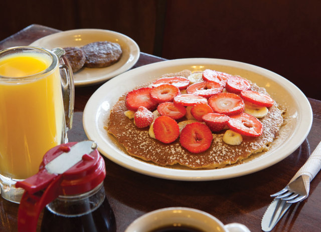 Pancakes & syrup at Fountain View Café.