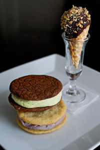 0810_77_plated_ice_cream_sandwiches