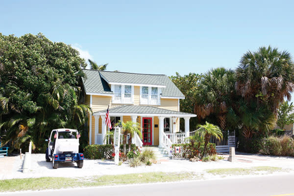 Home Tour A 1920s Cottage On Anna Maria Island Sarasota Magazine