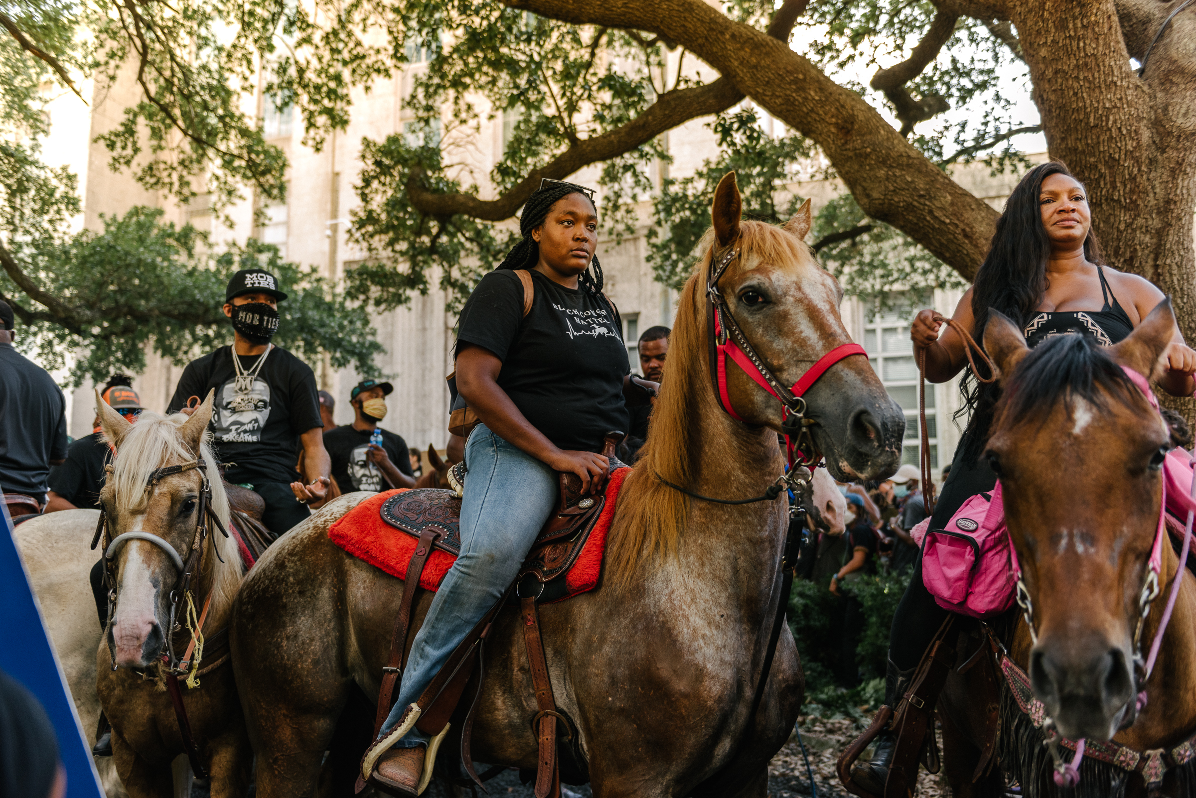 Black Texas Cowboys on Horseback Protest George Floyd's Death in Viral Video