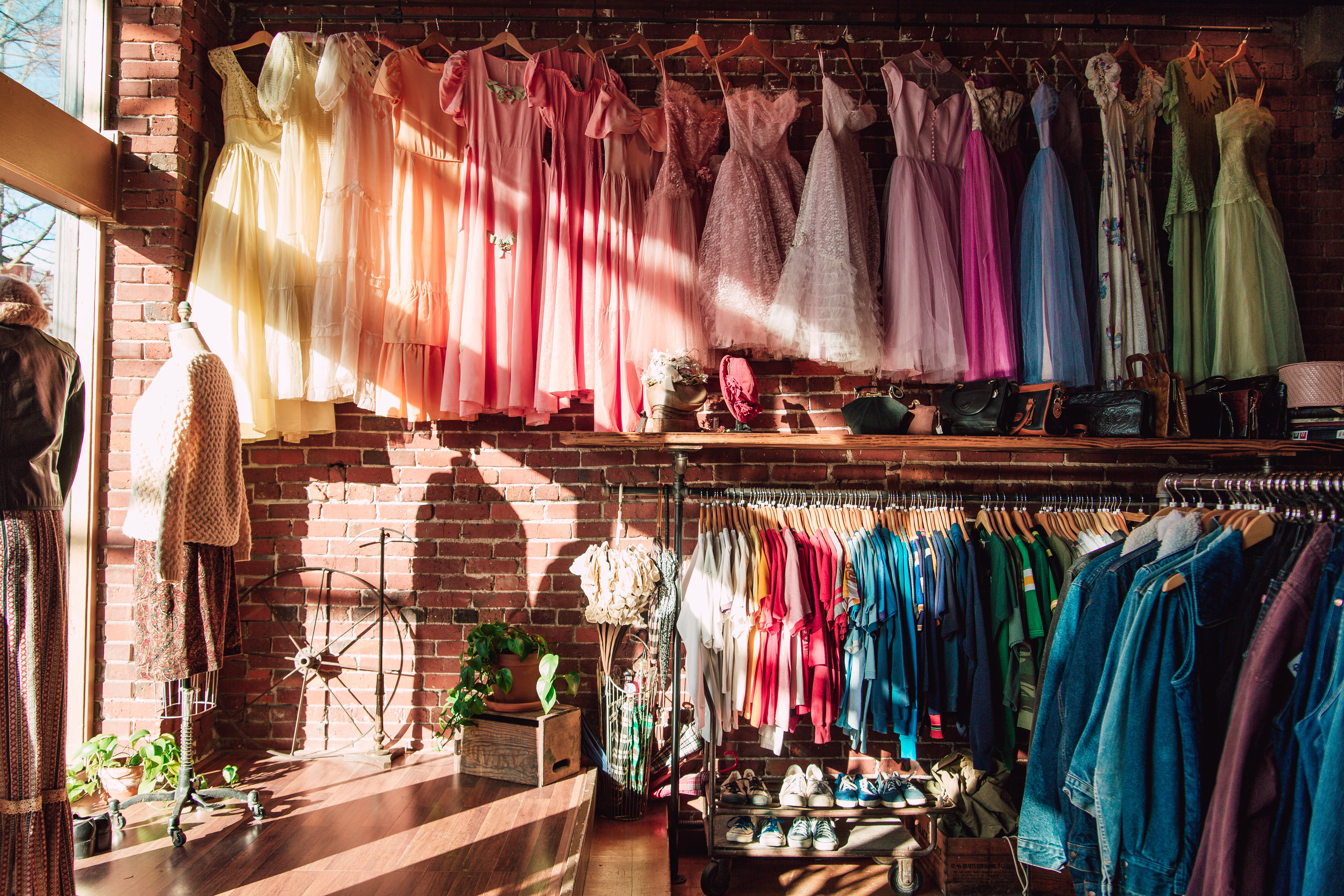 Where to Go Vintage Clothing Shopping in Nashville