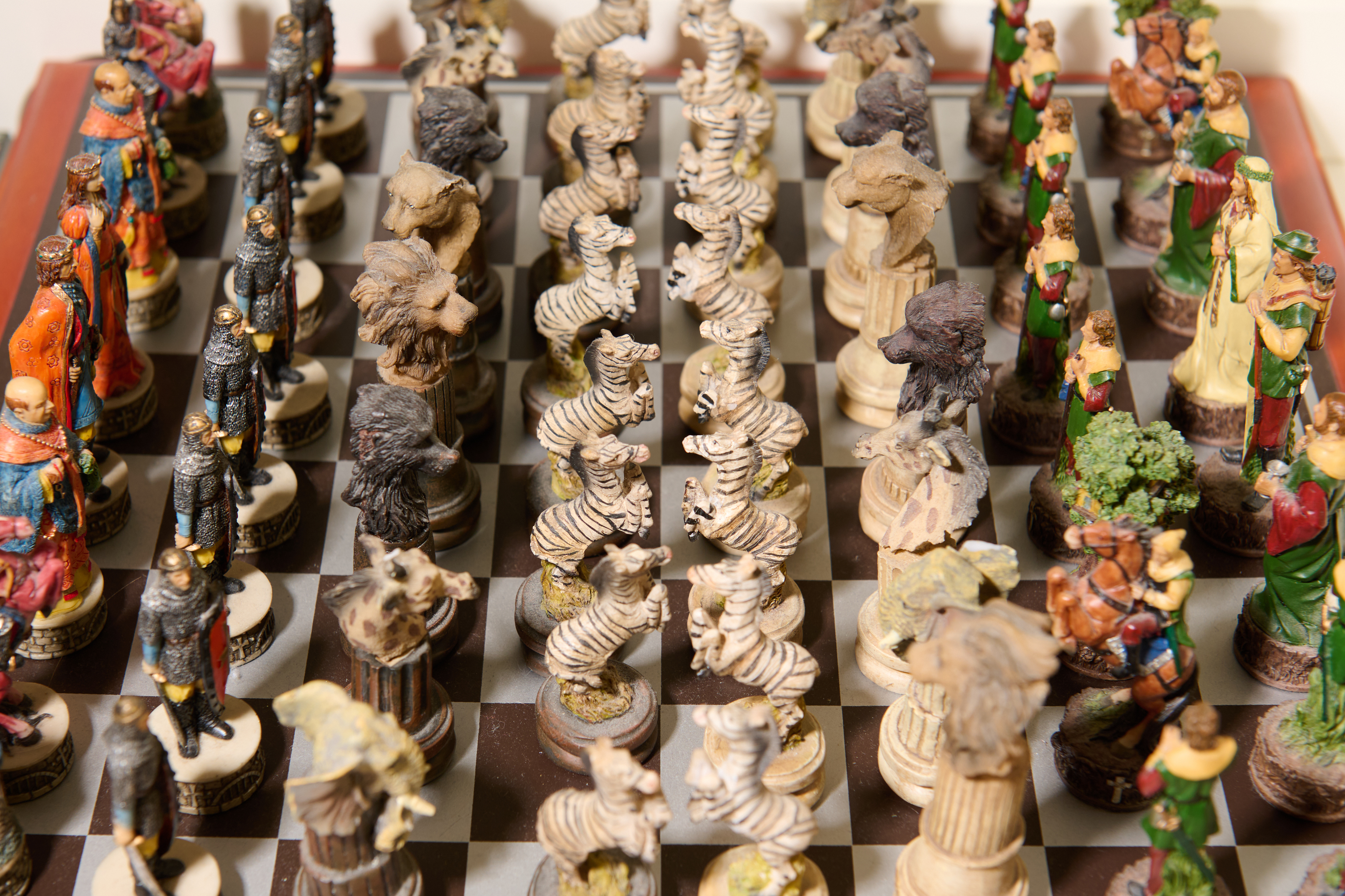 ジャネット　チャイルドホステスセット Nikki and Chuck Olson Go Over the Board for Chess Sets | Seattle Met