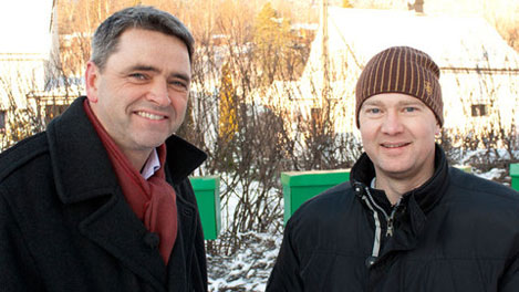 http://www.tv3.no/luksusfellen/spiller-seg-ut-av-luksusfellen