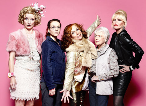Bubble, Saffy, Edina, Mother og Patsy er tilbake i "Absolutt fabelaktig" i kveld. (Foto: BBC)