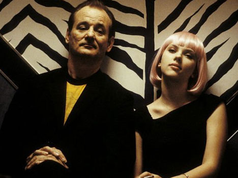 Bob og Charlotte sliter med selvtilliten, søvnløshet og livet generelt under mens de hver for seg besøker Tokyo. En fin film om pussige folk.