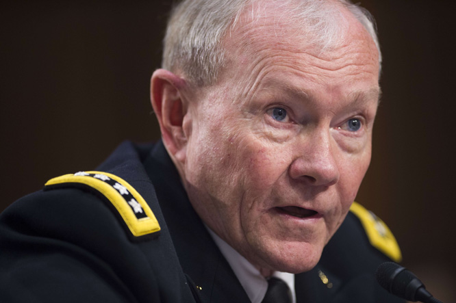 USAs øverste general, Martin Dempsey, kan komme til å anbefale bakkeangrep. (Foto: AFP/Scanpix)