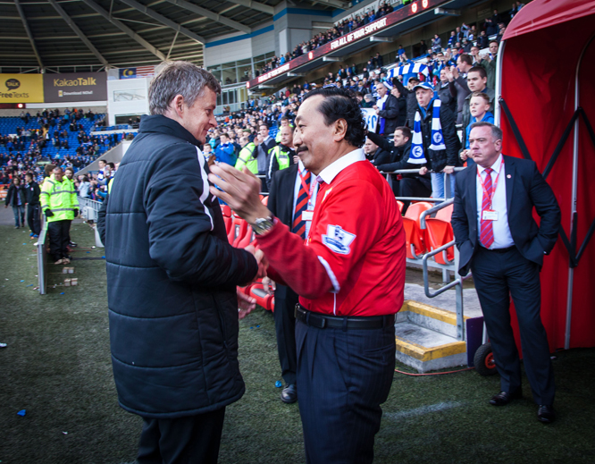 Ole Gunnar Solskjær og Cardiff-eier Vincent Tan. (Foto: Nina Eirin Rangøy/VG/Scanpix)