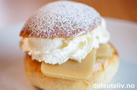 Finske fastelavnsboller, med marsipan og krem! (Foto: Det søte liv)