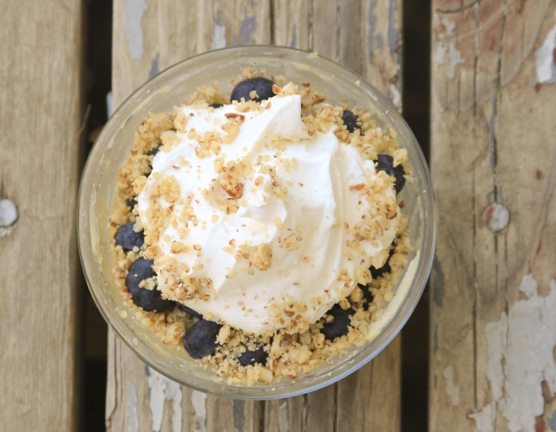 Minute Microwave Cheesecake fra Your Lighter SIde (http://yourlighterside.com)