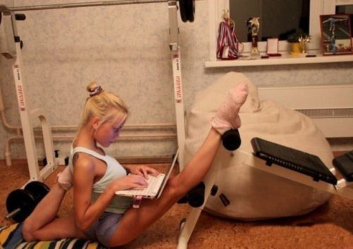 - To sekunder. Skal bare sjekke Facebook.
