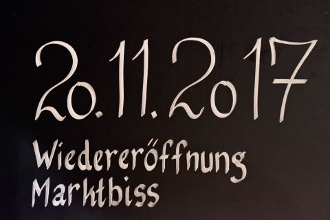 Wiedereröffnungsschild