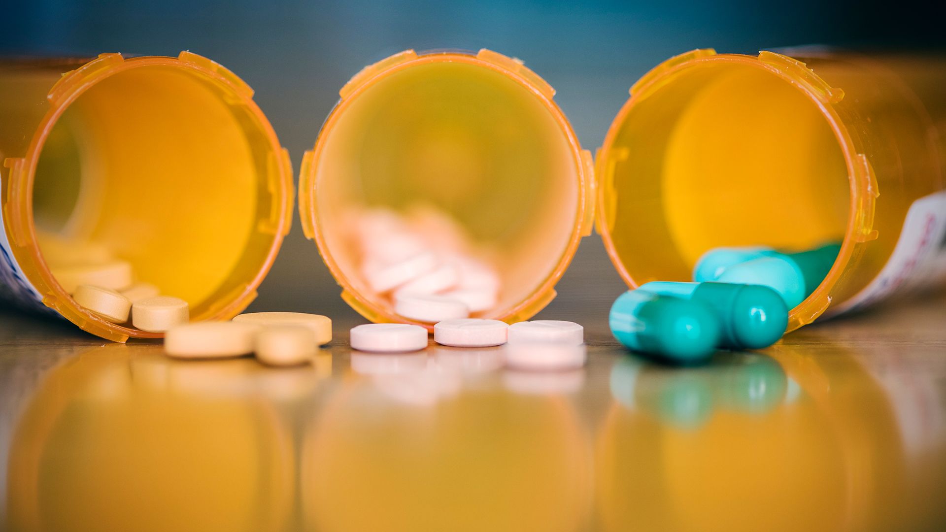 What causes tardive dyskinesia?
