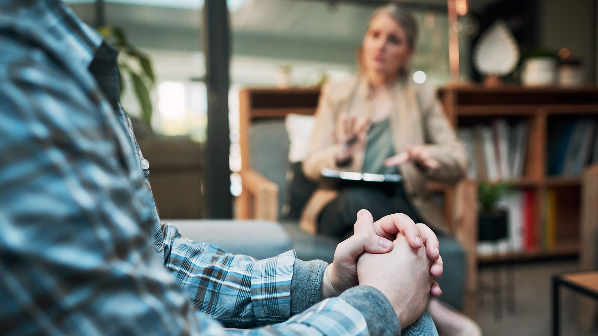 Differences between bipolar disorder and major depression
