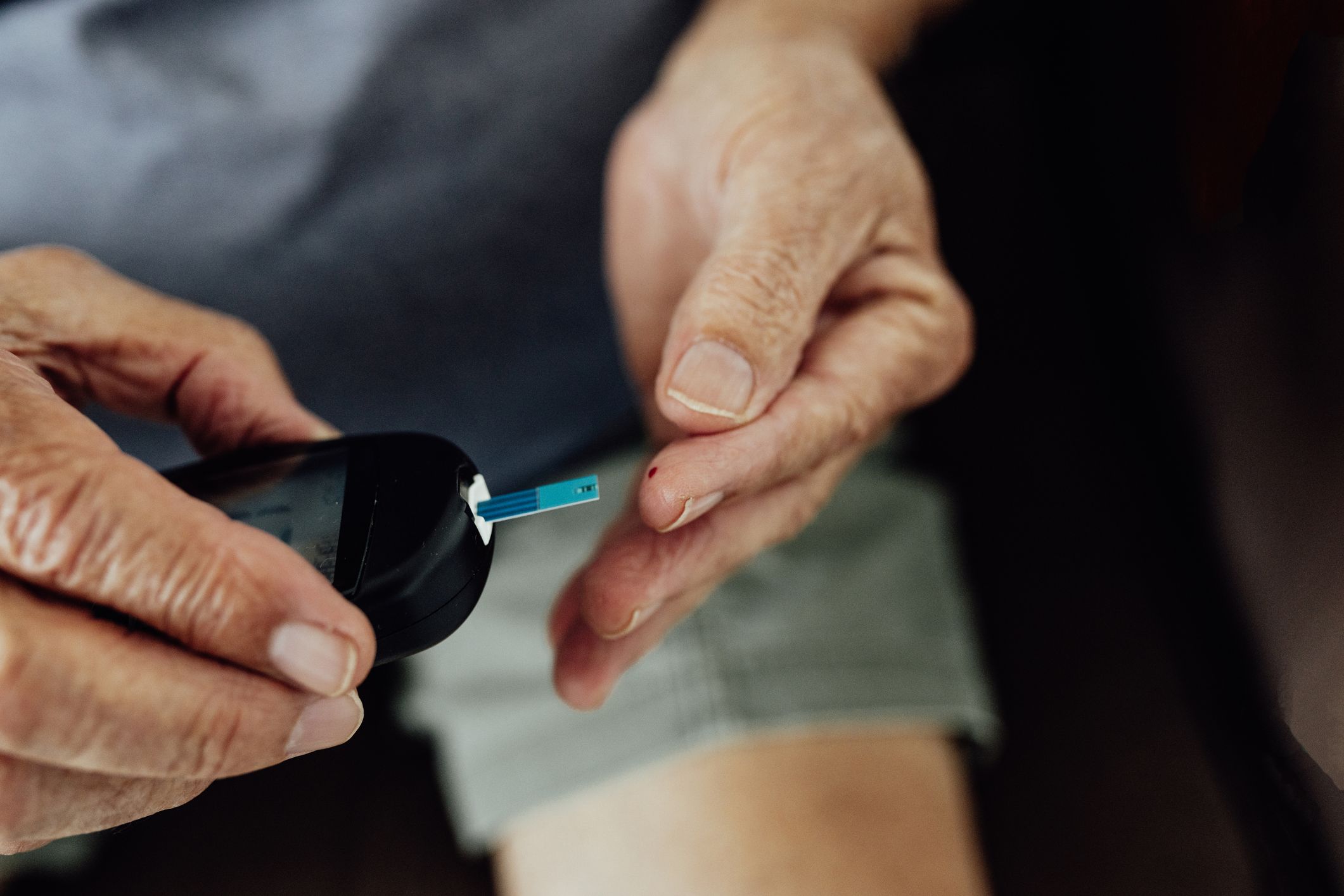 How to test your blood sugar levels at home