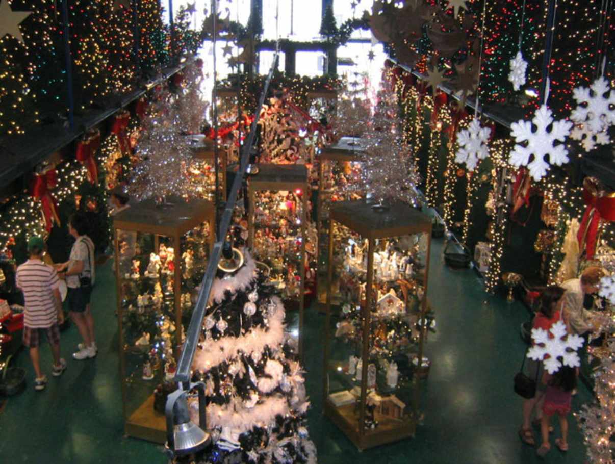 La Boutique de Noël de Québec | Christmas Decorations | Quebec City and