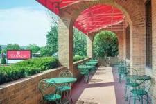 Outdoor Eating